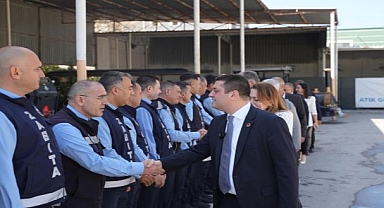 Başkan Demir belediye personelleri ile bayramlaştı