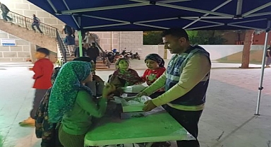 Camilerde Gül Suyu ve Lokum İkramı