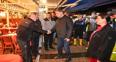 Başkan Tugay Foça’da incelemelerde bulundu