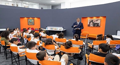 İzmirli çocuklar, Başkan Tugay’la okuma saatinde buluştu