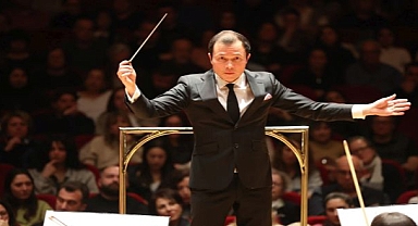 İzmir Oda Orkestrası, dünyaca ünlü keman sanatçısı Küden ile aynı sahnede