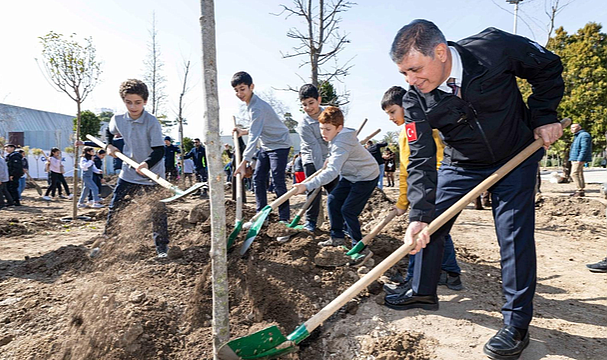 Beton söküldü, umut filizlendi
