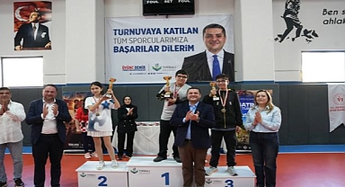 Torbalı’da satranç şöleni: 208 sporcu aynı masada buluştu