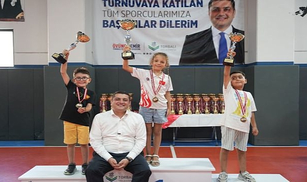 260 Minik Sporcu Torbalı’da Buluştu